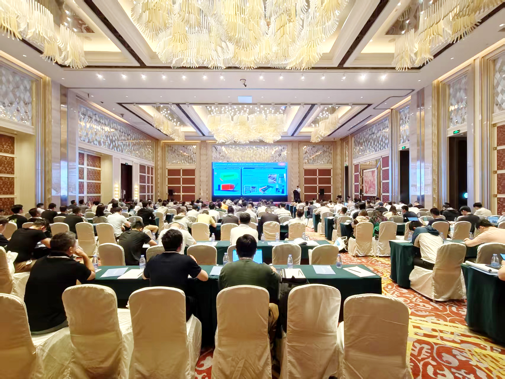 JOOZEO Showcases at the 4th Forum on Electronic Adhesives, Thermal Management Materials, and Adhesives for New Energy Vehicles